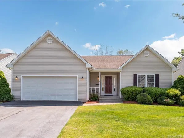 1125 West Woods Road #7, Hamden, CT 06518