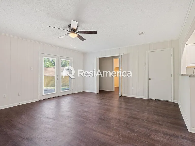 914 Valley Springs Dr — Photo 7