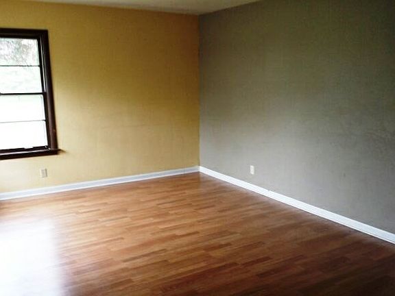 4th image of 3211 N Church St