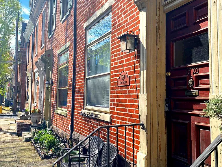 1520 Penn St — Photo 2