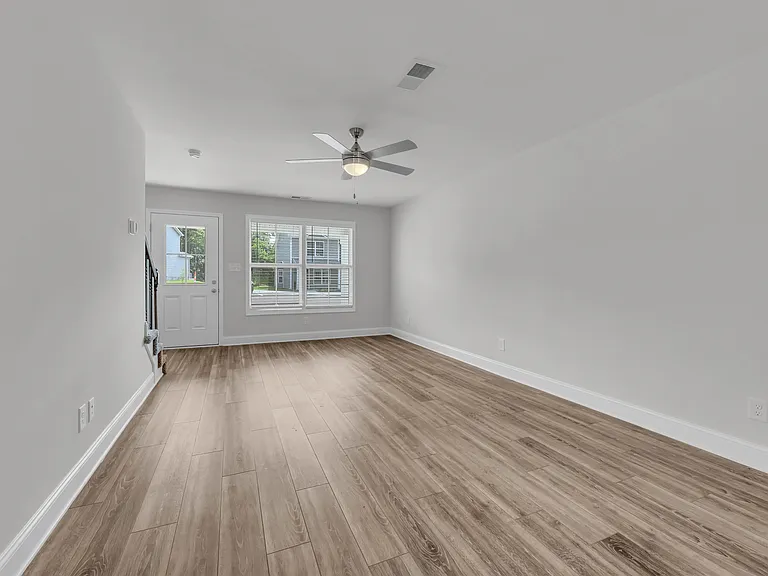 218 Limestone Point Dr — Photo 12