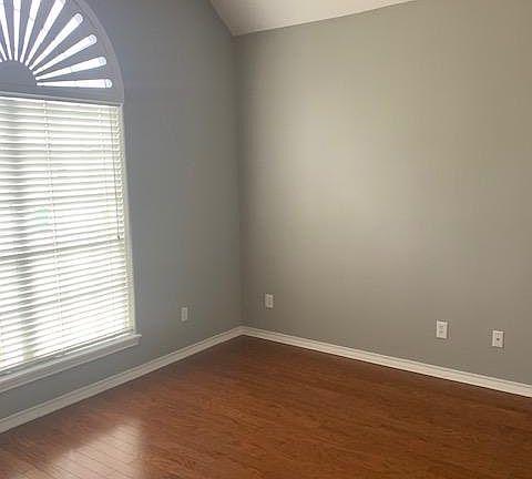 3rd image of 6302 Saint Tropez St