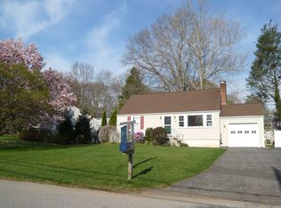 10 Powder Horn Rd, Norwalk, CT 06850
