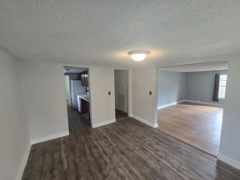 1007 Olsen Ave — Photo 6