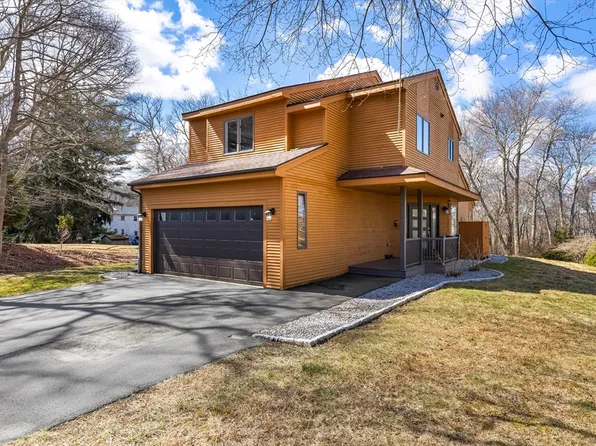 14 S Trl, Narragansett, RI 02882