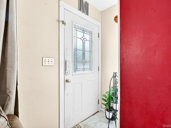 4th image of 35 Maple Lane