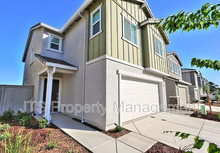 2097 Shady Tree Cir — Photo 2