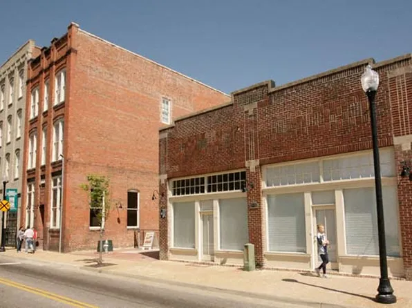 The Lofts at East Point, 326 E Washington St, Suffolk, VA 23434