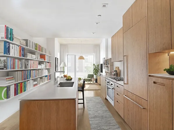 98 Front St #5H, Brooklyn, NY 11201