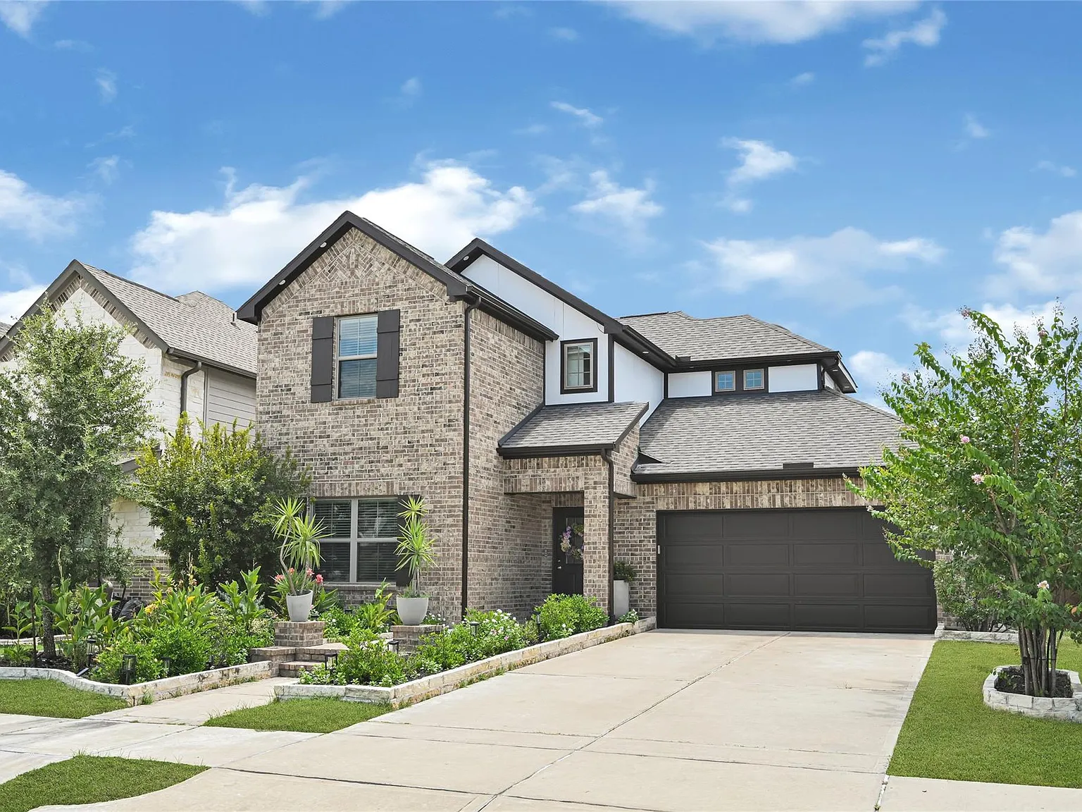 4 bed, 3.0 bath, 2790 sqft, $3,700 — Photo 1