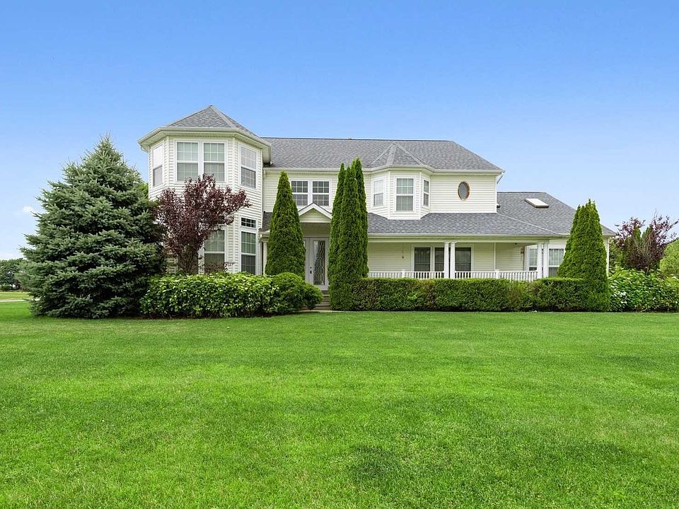 1st image of 7 Sycamore Dr