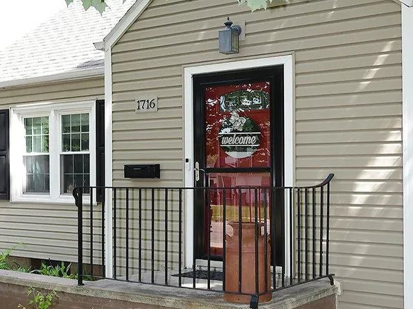1716 Lincoln St, Beatrice, NE 68310