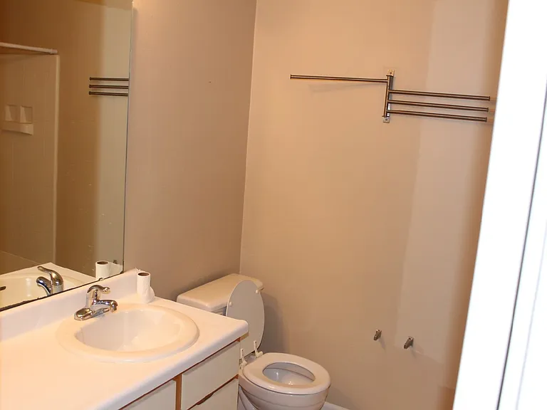 10 Old South Ct #C — Photo 16