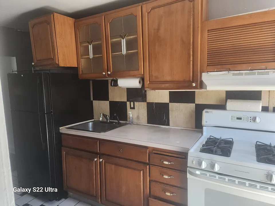 124 N 13th St