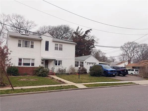 72 Roberts Place, Roosevelt, NY 11575