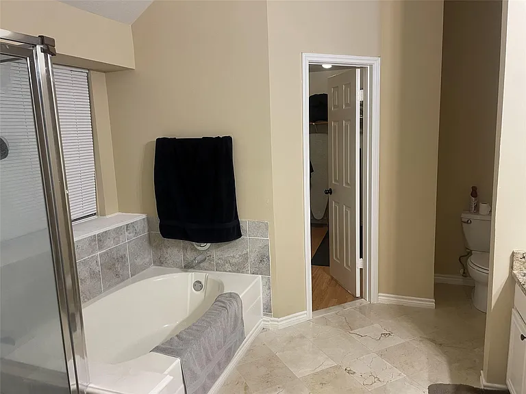 21219 Flat Creek Ln — Photo 8