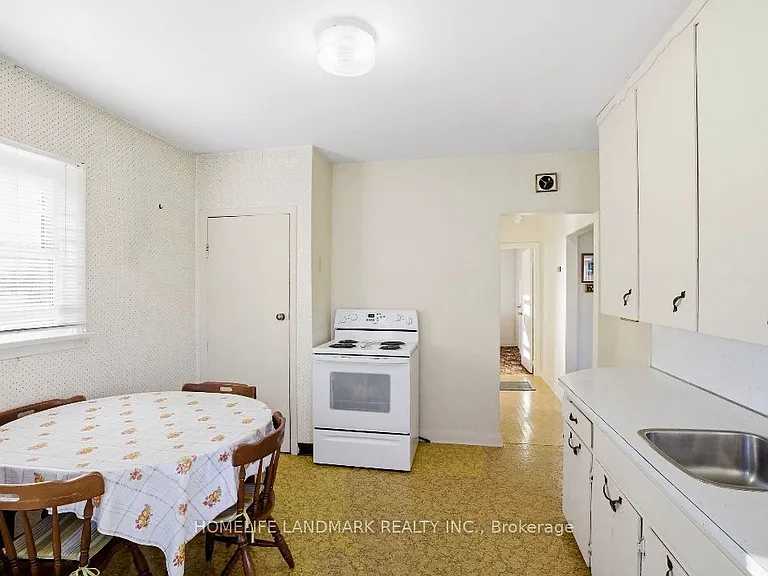 344 Nipigon St — Photo 9