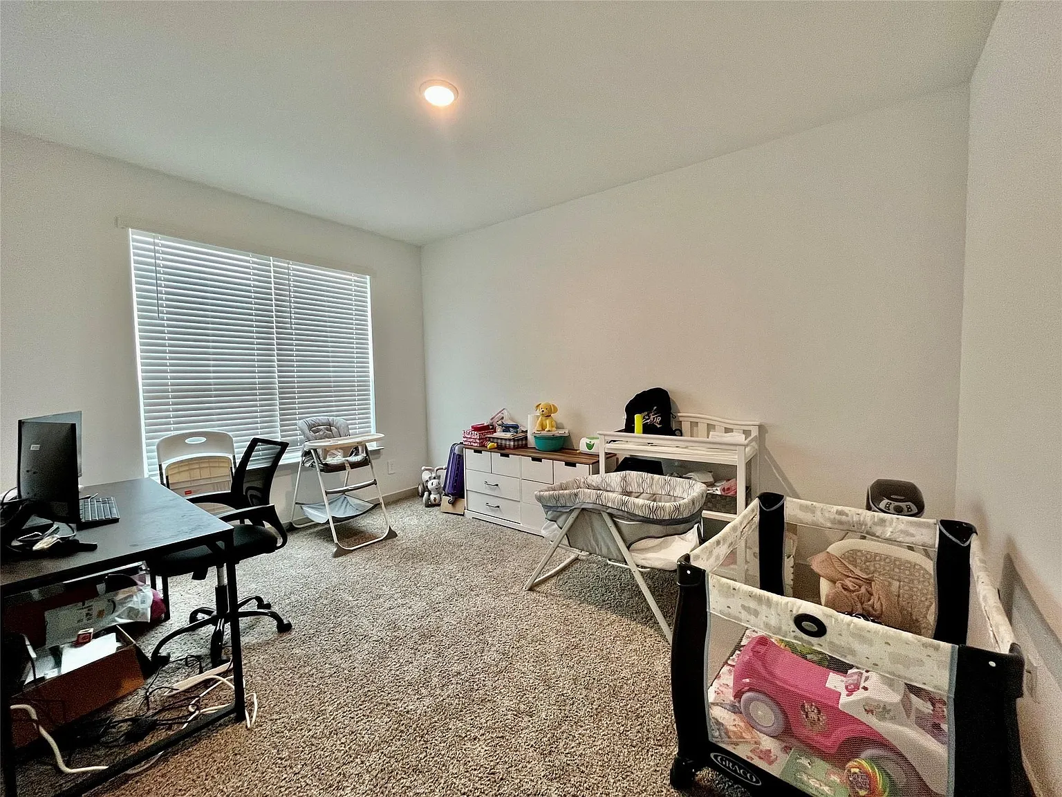 4 bed, 3.0 bath, 2831 sqft, $2,900 — Photo 3