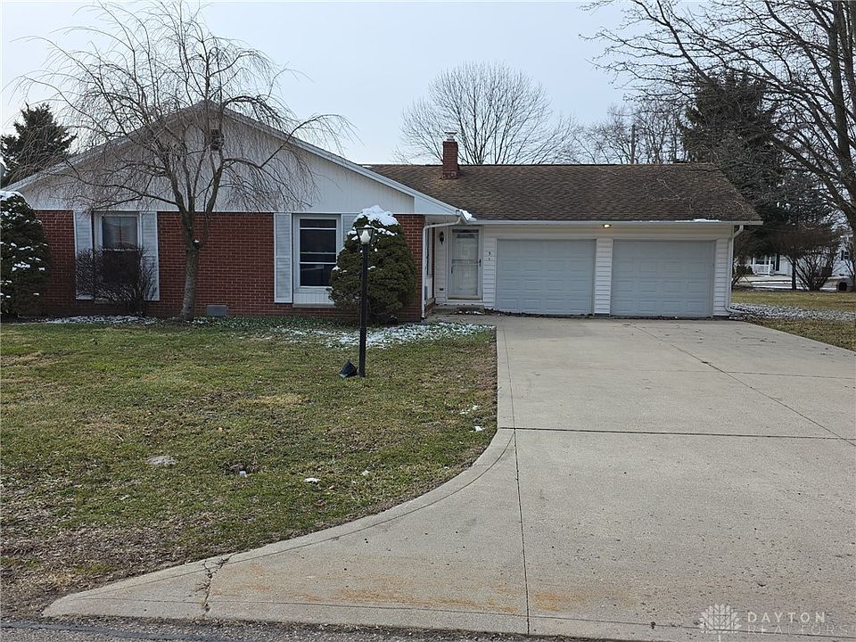 2nd image of 5 Maplewood Dr