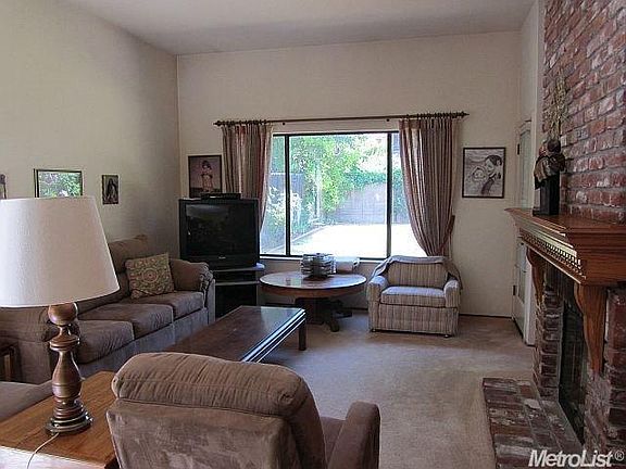 3rd image of 11631 Prospect Hill Dr