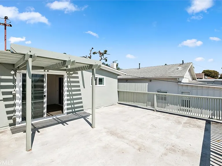 525 Catalina St #D — Photo 15