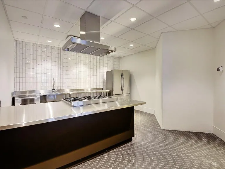 501 West Ave #703 — Photo 36