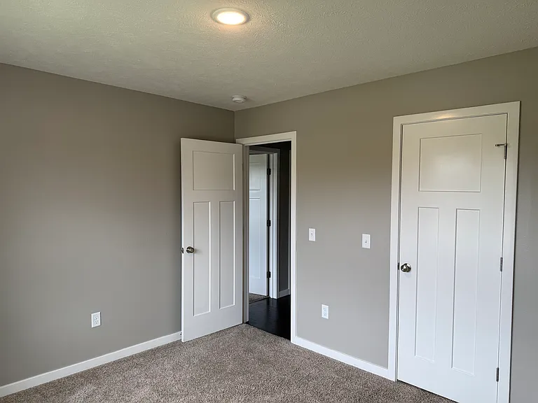 709 E Penzance Cir — Photo 10