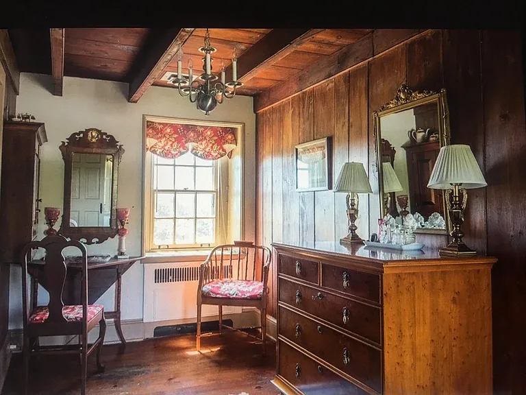 Master dressing area
