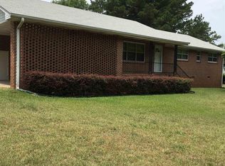 124 Lakeview Dr, Barnesville, GA 30204