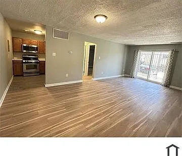 5100 F St SE #10 — Photo 4