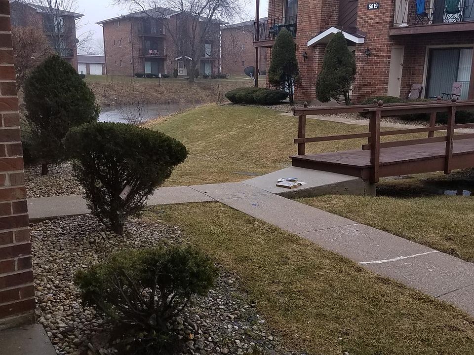 1st image of 15726 Lake Dr APT 2BL