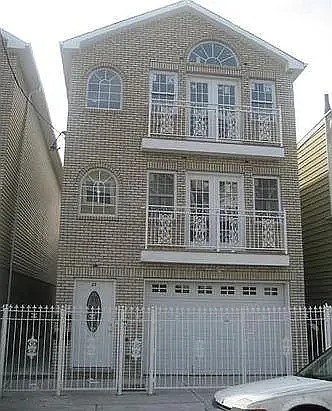 33 Bostwick Ave #2 — Photo 4