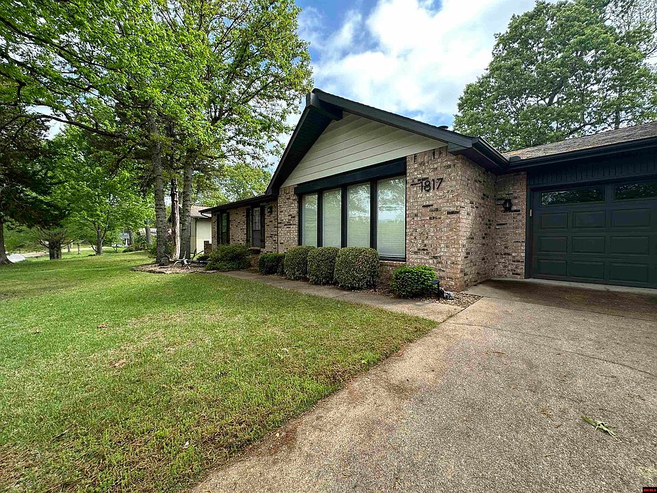 1st image of 1817 Fairway Dr