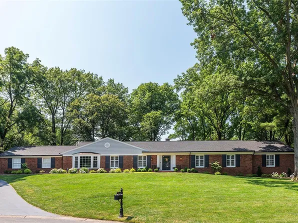 12 Coach N Four Ln, Saint Louis, MO 63131