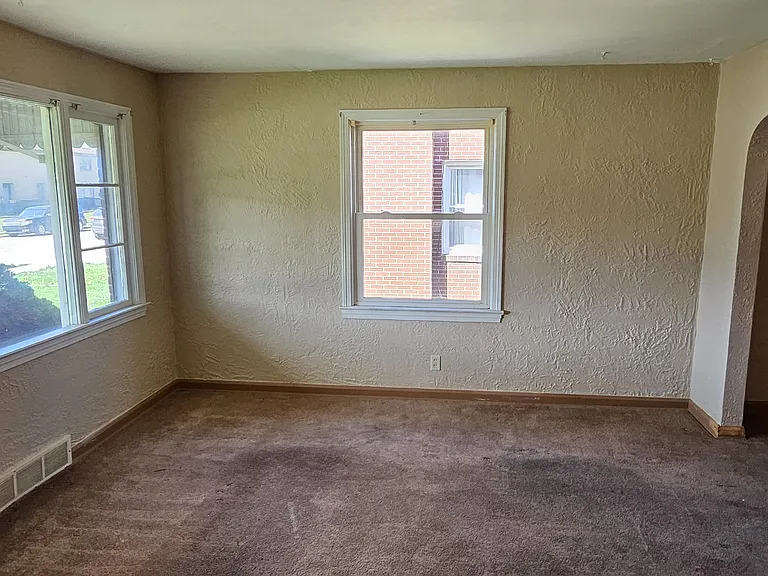 805 Spangler St NE — Photo 4