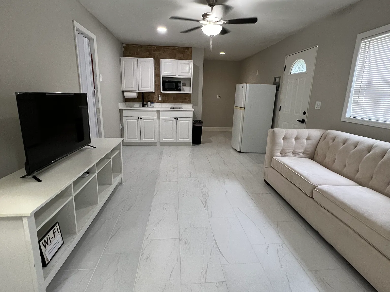 1 bed, 600 sqft, $1,100 — Photo 2