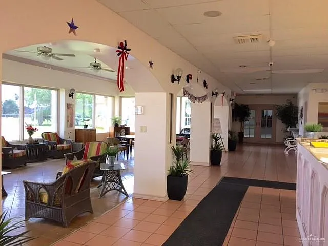 2714 Melanie Dr — Photo 19