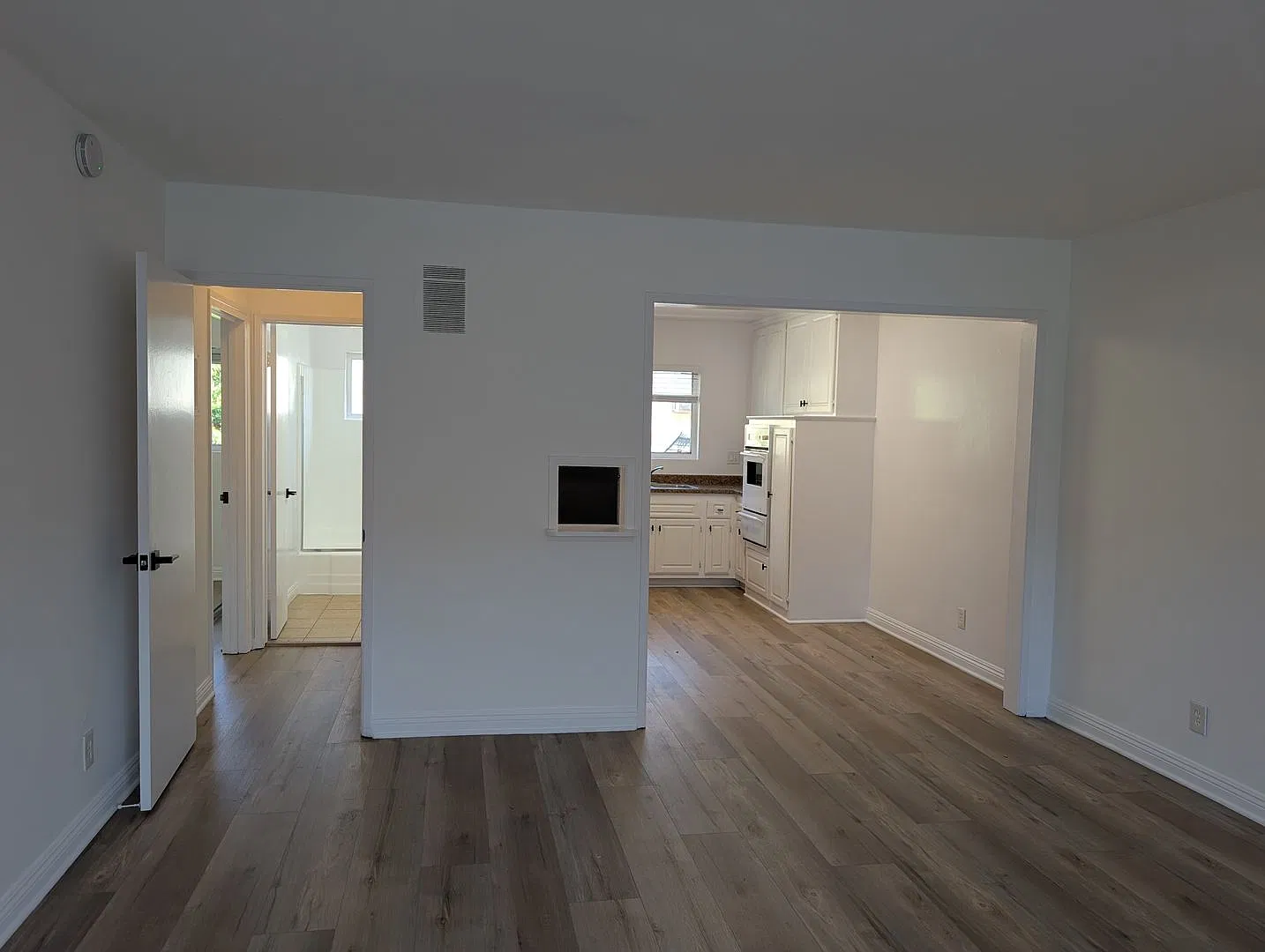 1541 N Formosa Ops — Photo 4