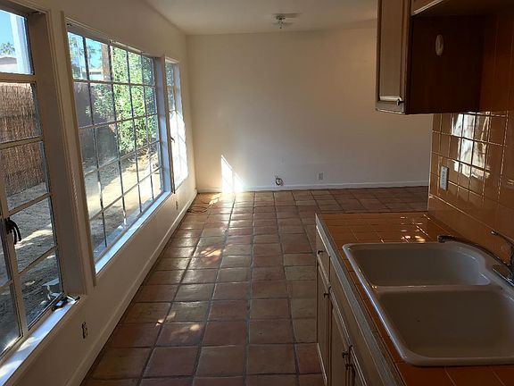4th image of 1380 N Indian Canyon Dr #3