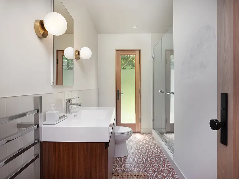 37 Canterbury Ln — Photo 16