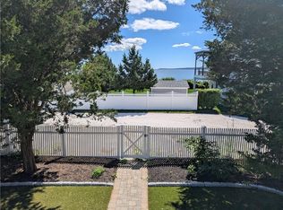 543 Park Ave, Portsmouth, RI 02871