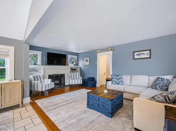 197 N Main St, Sharon, MA 02067