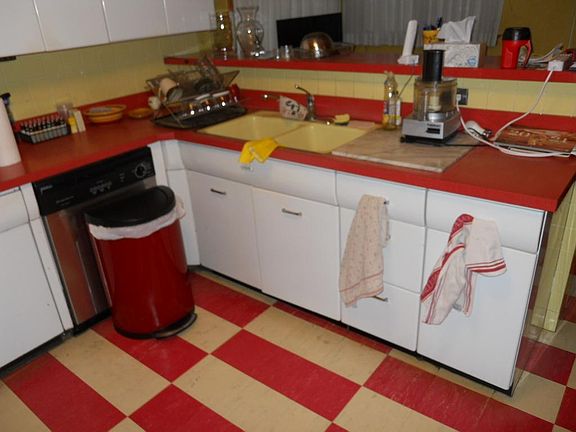 4th image of 8614 Karlov Ave