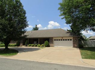 604 Chapman Ave, Tahlequah, OK 74464