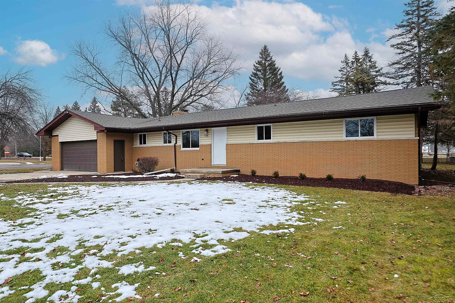 2638 Haenlein Dr photo 1