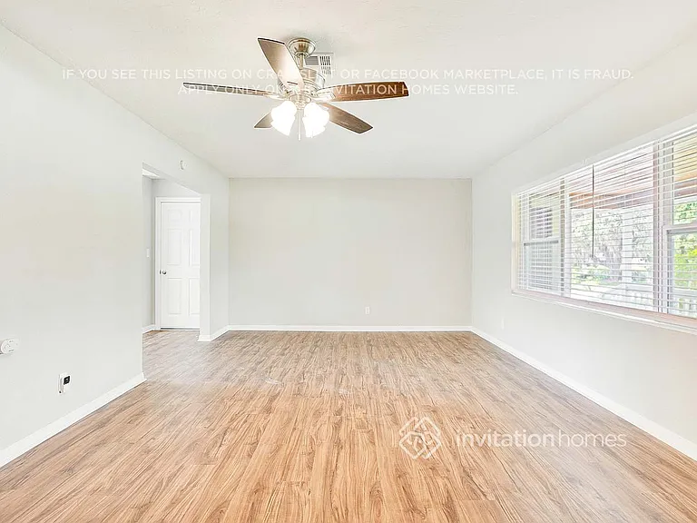 1115 N Powers Dr — Photo 18