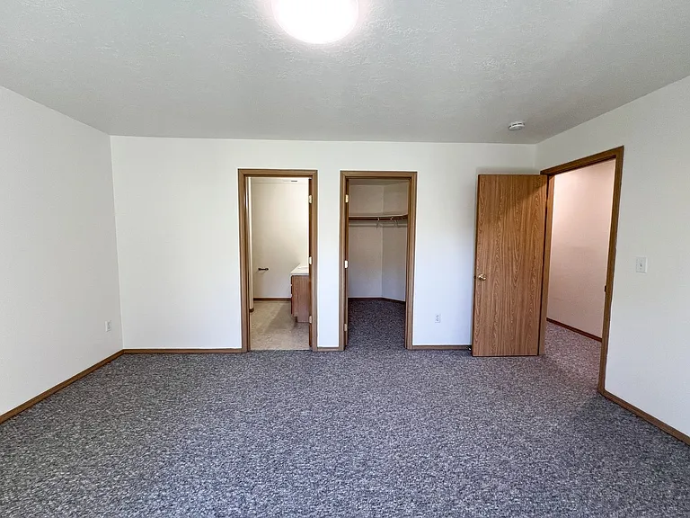 5511 Glenridge Way — Photo 25