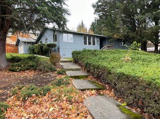 4488 Hillcrest Rd, Medford, OR 97504
