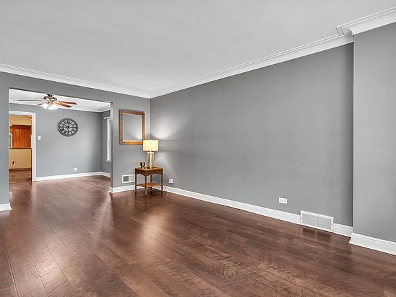 4th image of 11937 Greenwood Ave