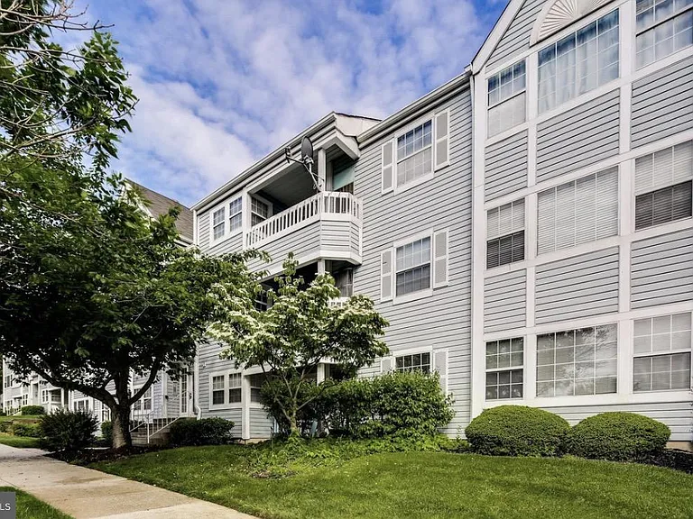 8503 Falls Run Rd #B — Photo 3